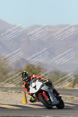 media/Dec-04-2025-Racers Edge (Thu) [[5ebc9f124d]]/3-B Group/1-Session 1 (Turn 7)/